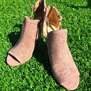 LC Lauren Conrad peep toe booties